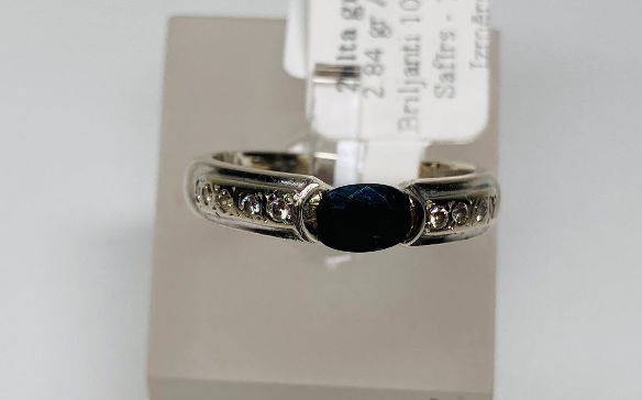 Gold ring with brilliants, sapphire