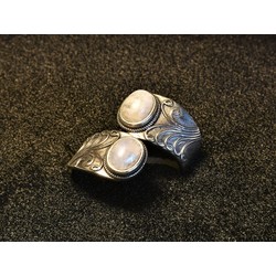 Silver ring with labradorite
