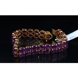 Gold bracelet with amethysts