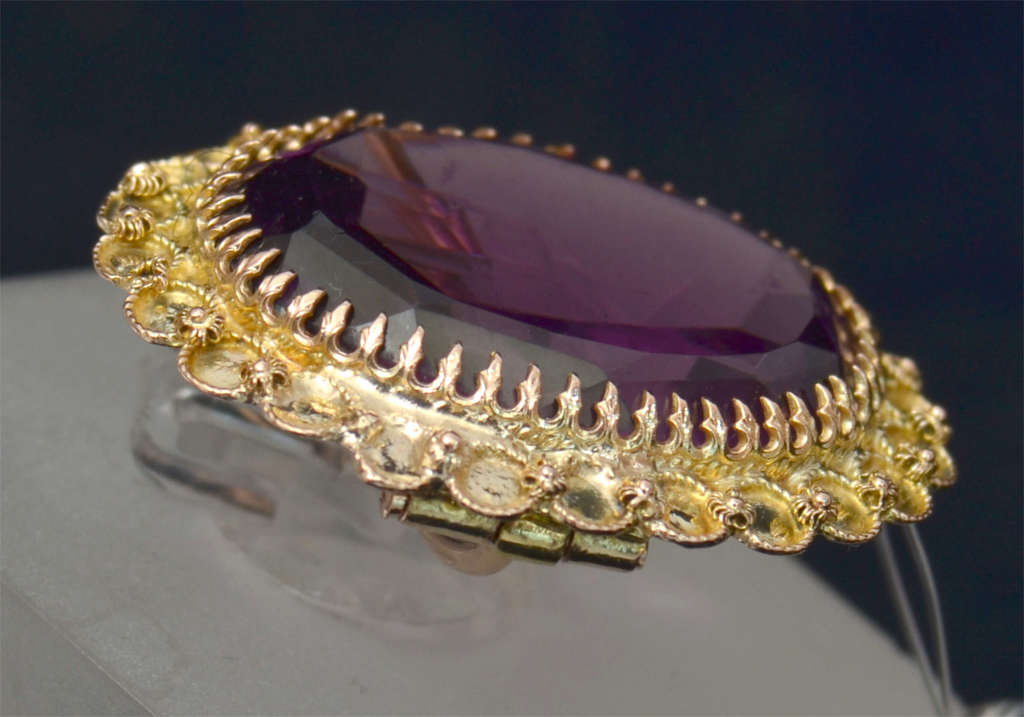 Biedermeier style gold brooch with artificial amethyst