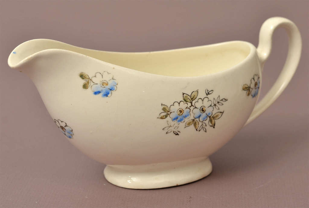 Faience utensil for the sauce