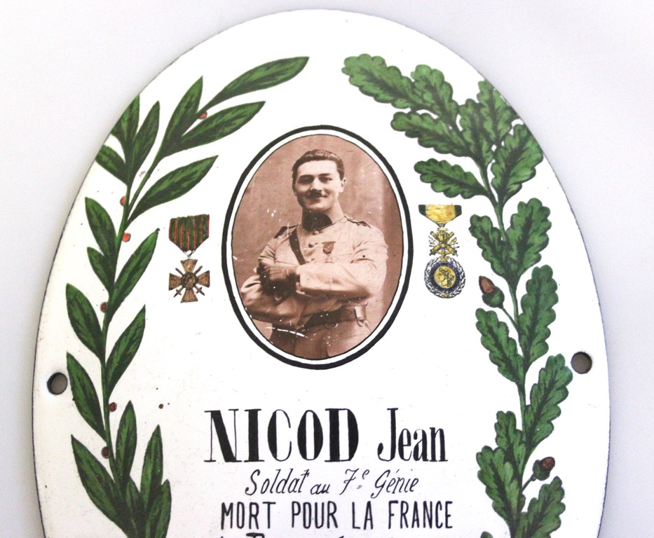 Commemorative plaque 