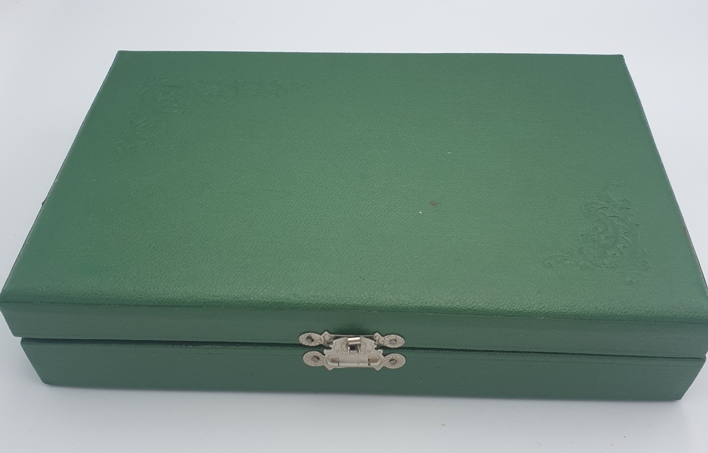 Серебряные ложки (6 шт) в зеленой коробке