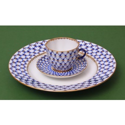 Porcelain cup with saucer and plate 