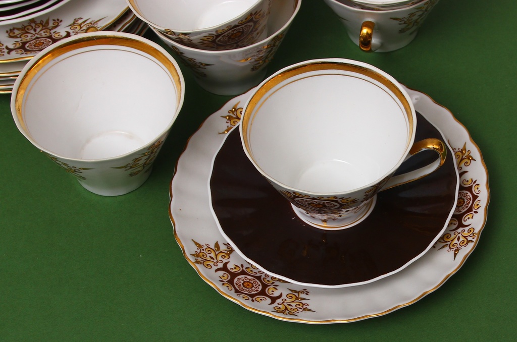 Partial coffee porcelain set 