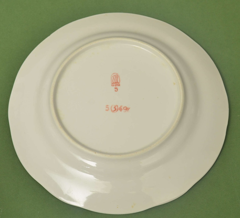 Porcelain plates (20 pcs.)