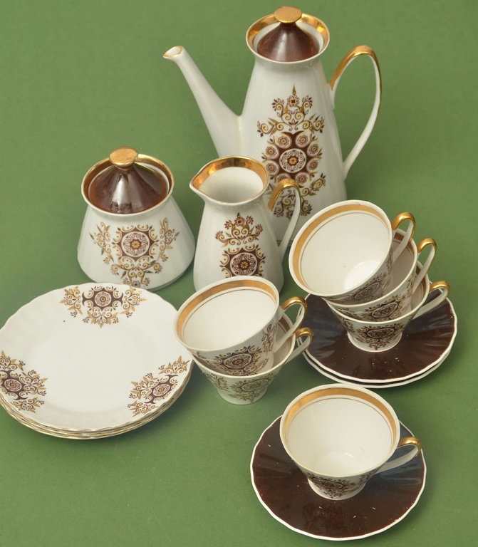 Incomplete Riga porcelain coffee set 