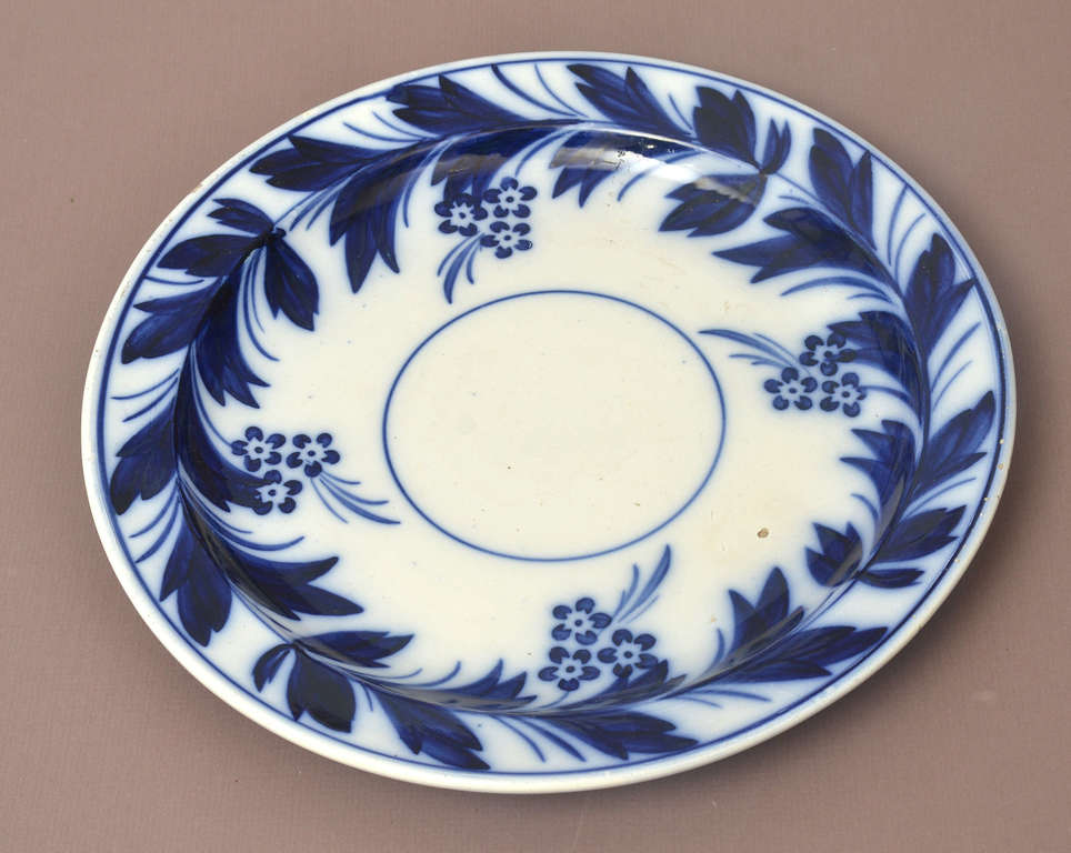 Porcelāna servējamais šķīvis    