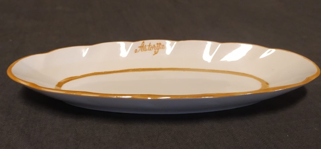 Porcelain snack bowl