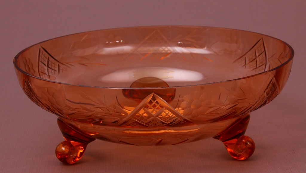 Serving bowl of Ilguciems glass factory