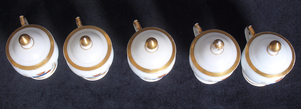 Porcelain cups with family coat of arms