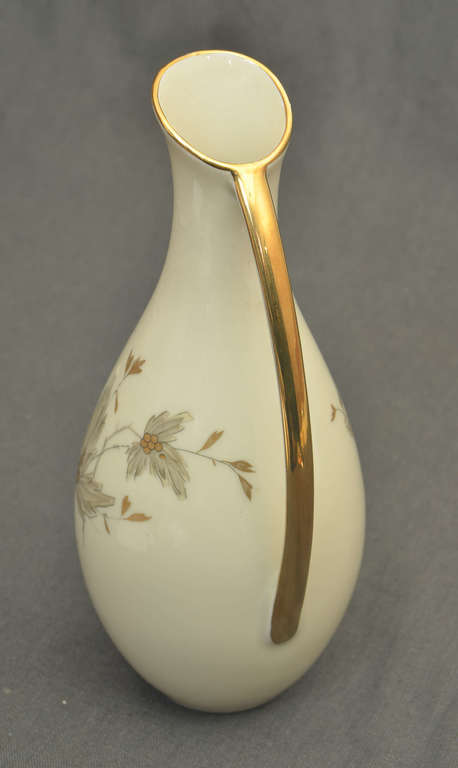 Vase with floral motive