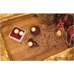 Decorative chocolate jewelery set