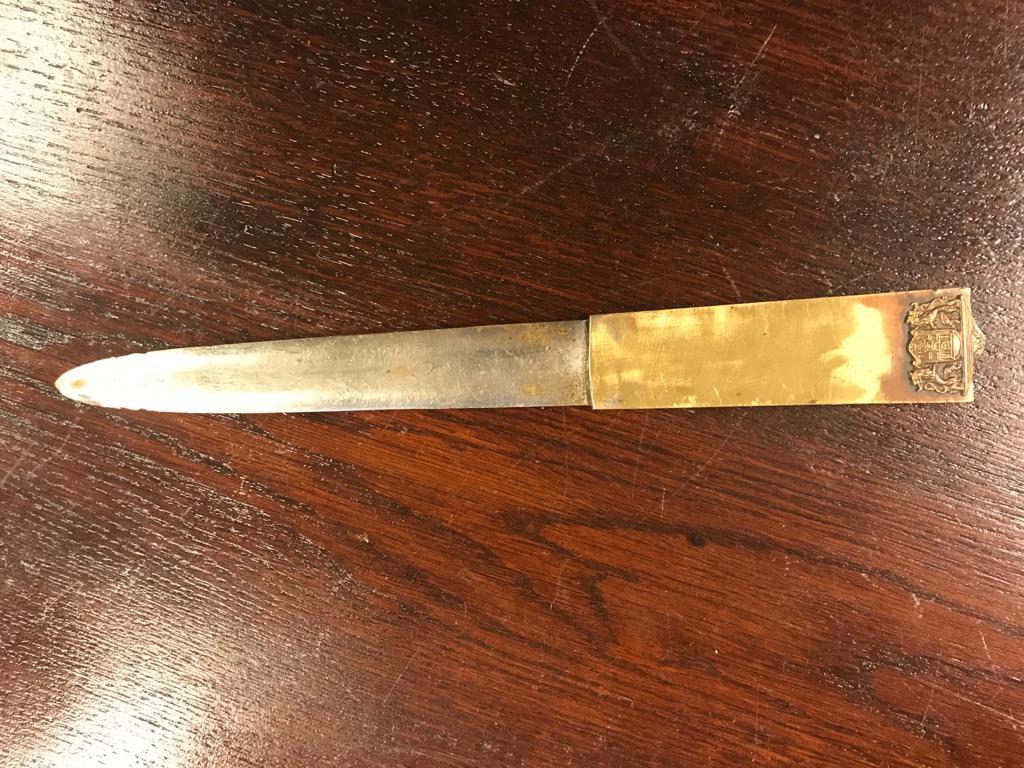 Нож для бумаги с гербом Риги