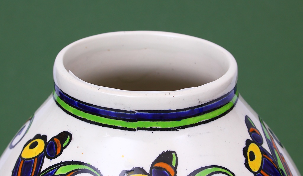 Keramikas vāze ar gleznojumu
