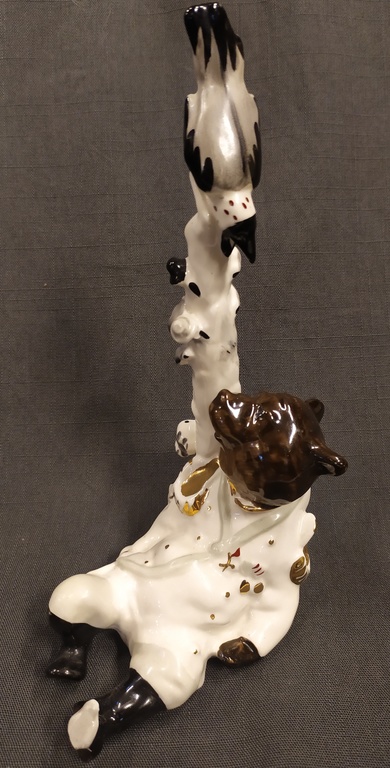 Porcelain figurine 