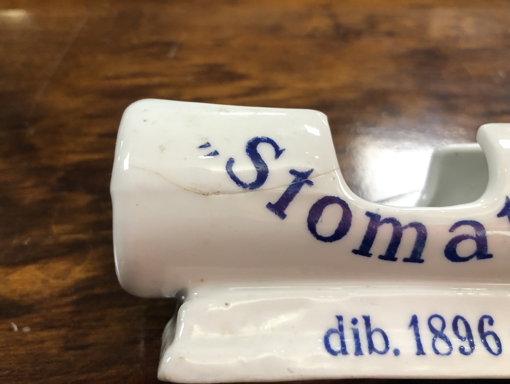 ''Stomatol'' business card holder