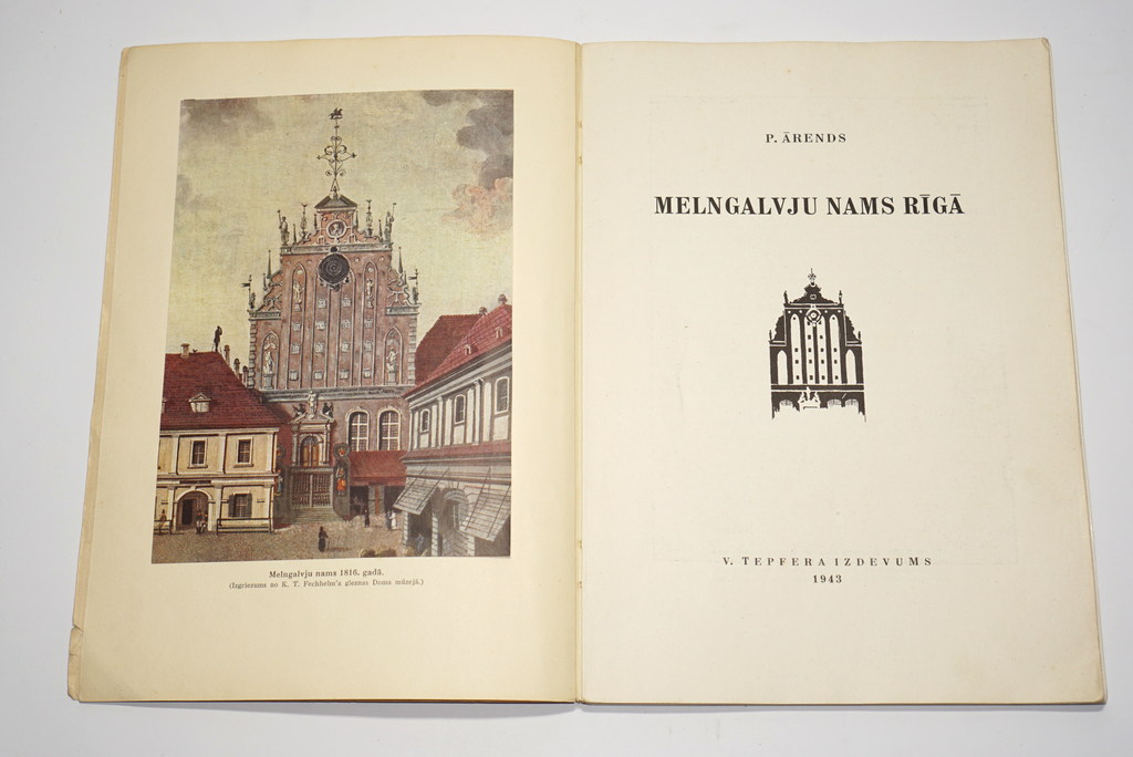 4 grāmatas - P.Ārends, Svētā Pētera baznīca Rīgā(2 gab.); P.Ārends, Melngalvju nams Rīgā(2 gab.)