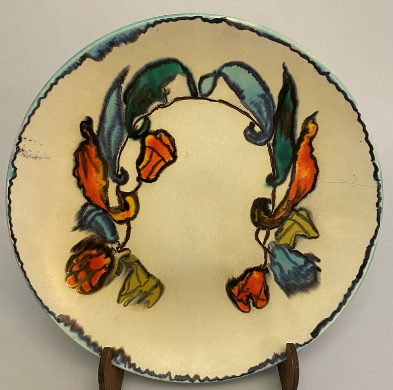 Декоративная керамическая тарелка на стену