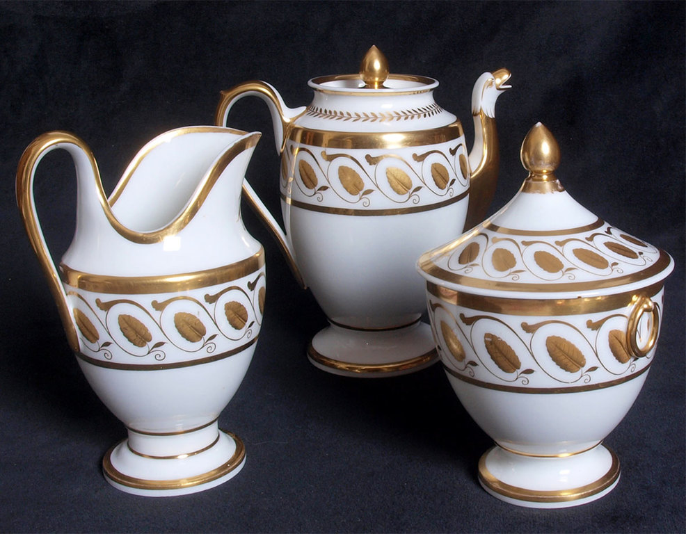 Porcelain set for six persons