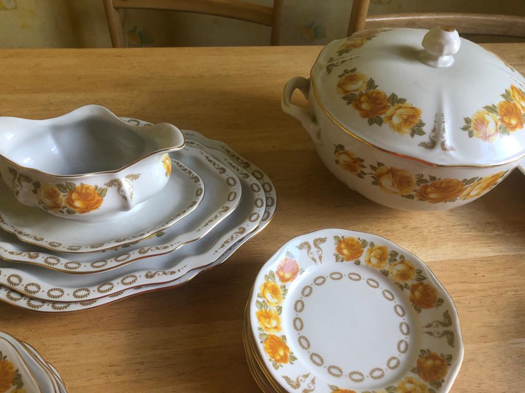 Porcelain dining set The dining set for six people is in excellent condition.Late 70s.Czech.