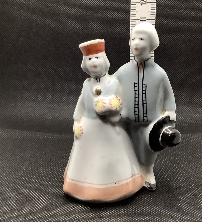 Latvians on a walk.Couple in folk costumes.Porcelain Figurine Riga 50s.Sculptor R.Pantsekhovskaya.Height 11cm.