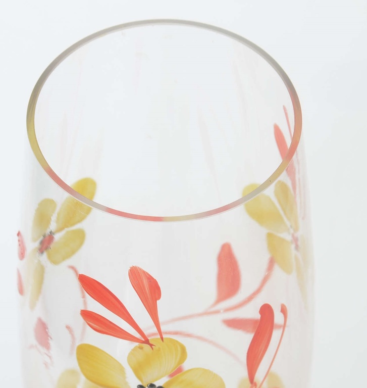 Окрашенная стеклянная ваза 