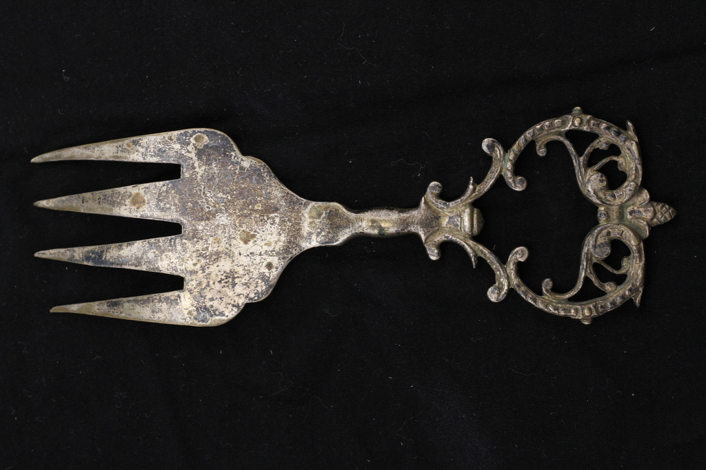 19th century knife and fork for fish