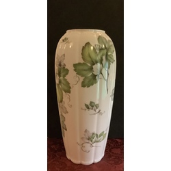 Vase Royal KPM Bawaria hand painted in excellent condition. Ivy leaves. Art Deco style.