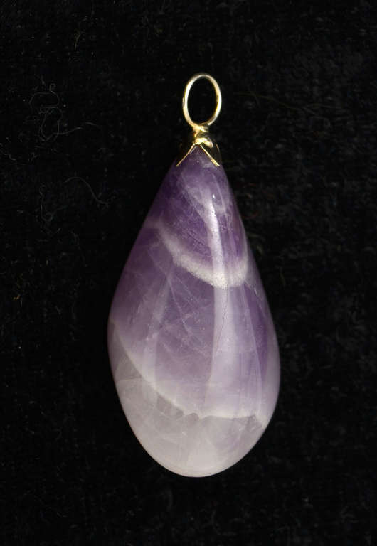 Silver Art Nouveau pendant with amethyst