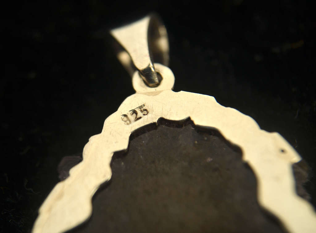 Silver Art Nouveau pendant with agate
