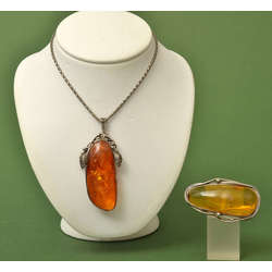 Amber jewelry set - brooch and necklace