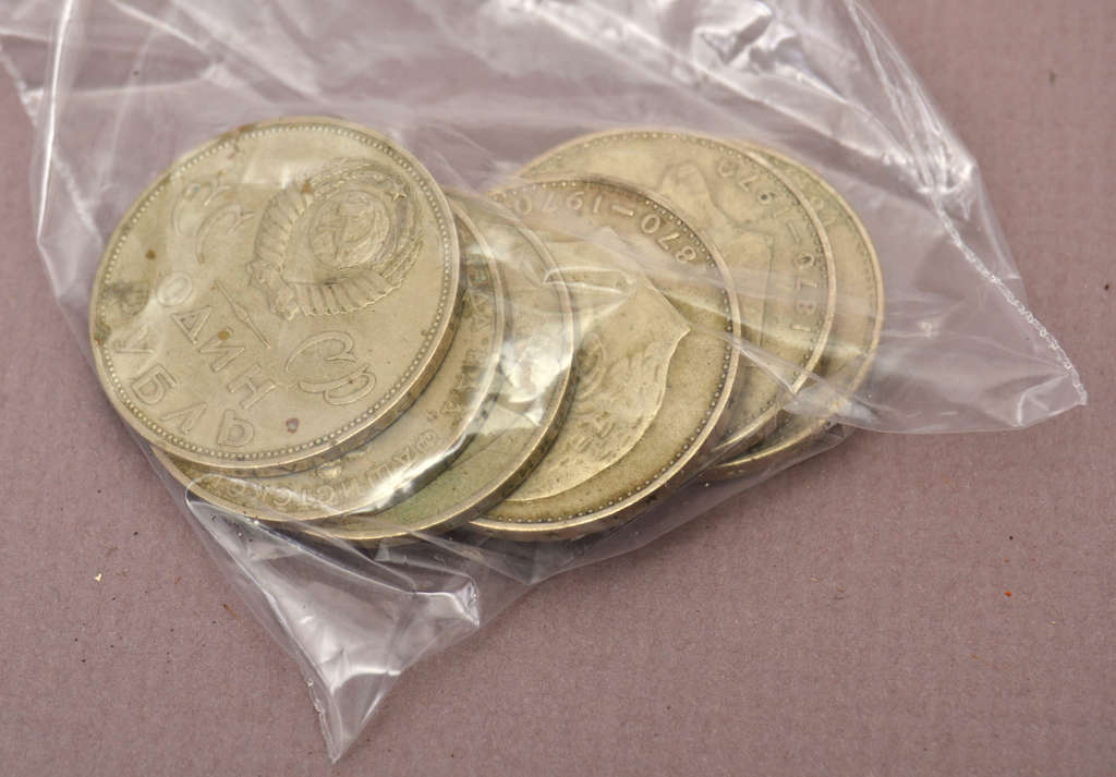6 памятных монет - 1 рубль