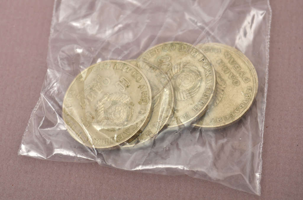 6 piemiņas monētas - 1 rublis