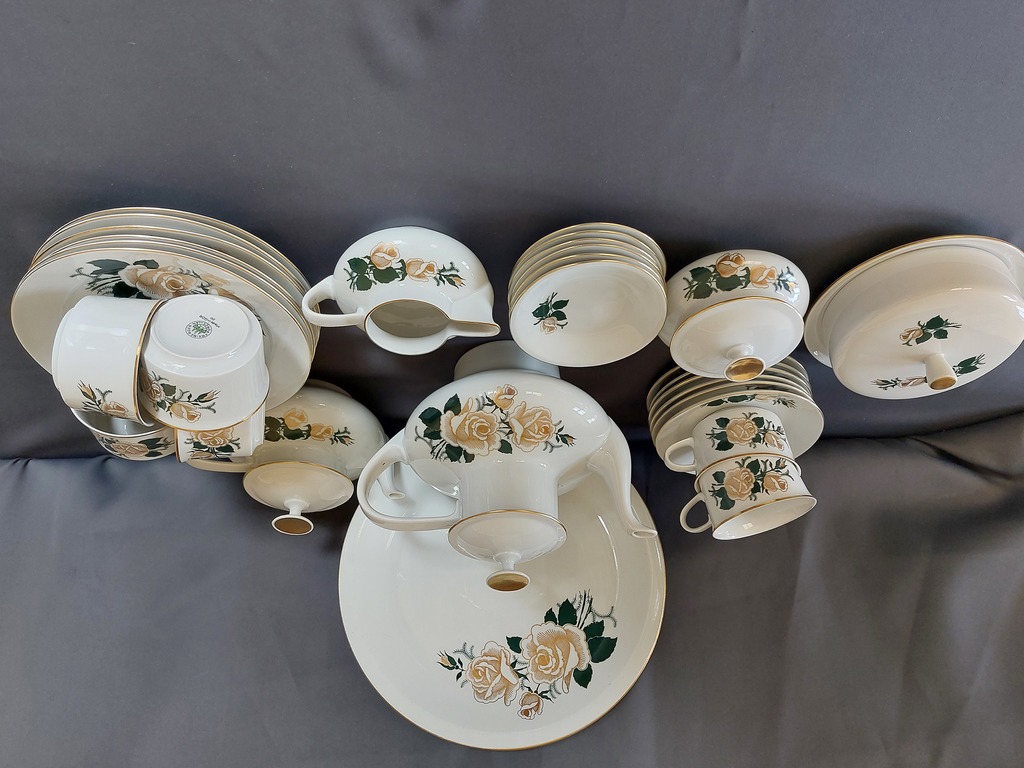 GDR FREIBERGER porzellan tea-coffee set for 6 people. 30 items