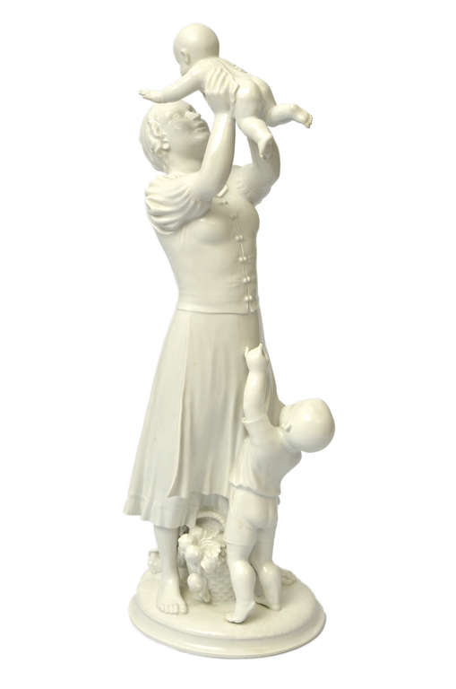 Meissen porcelain figure Mother with children