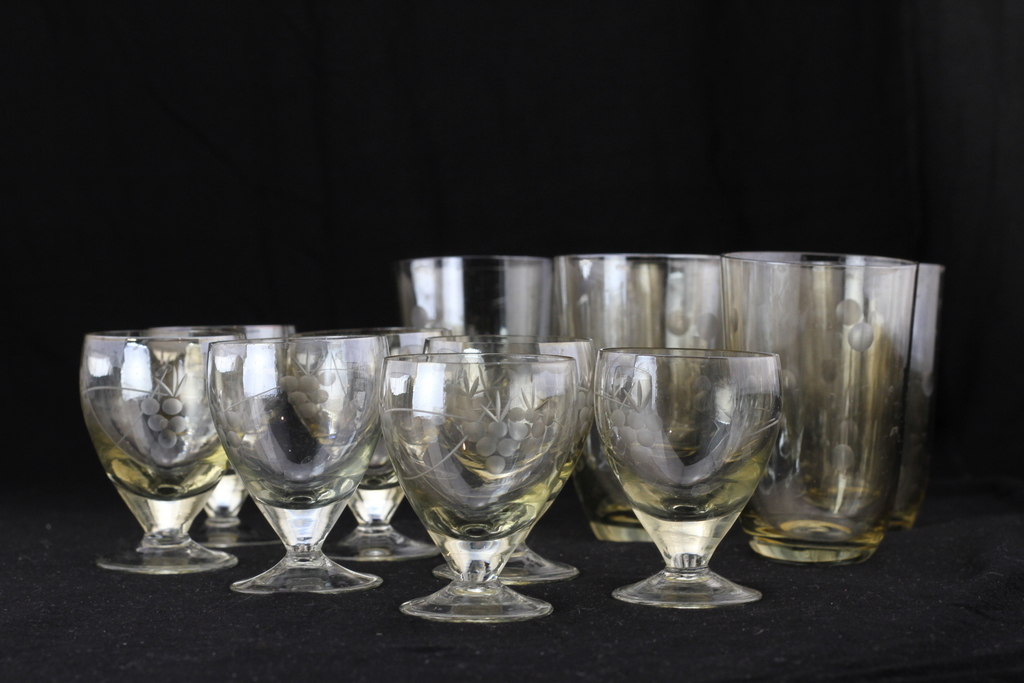 Перламутровые стаканы для сока и ликера