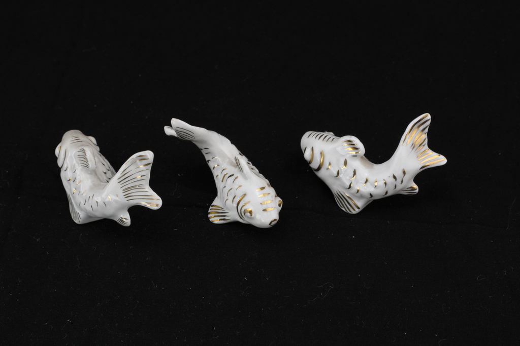 Three porcelain figurines 