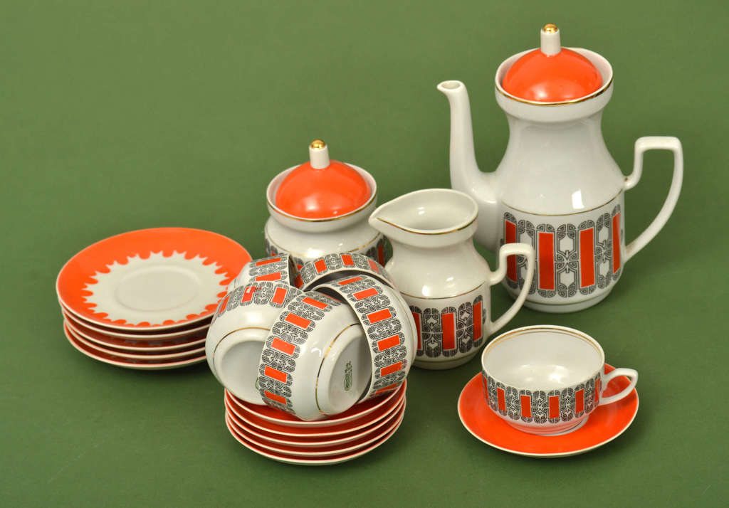 Partial porcelain tea and coffee set 