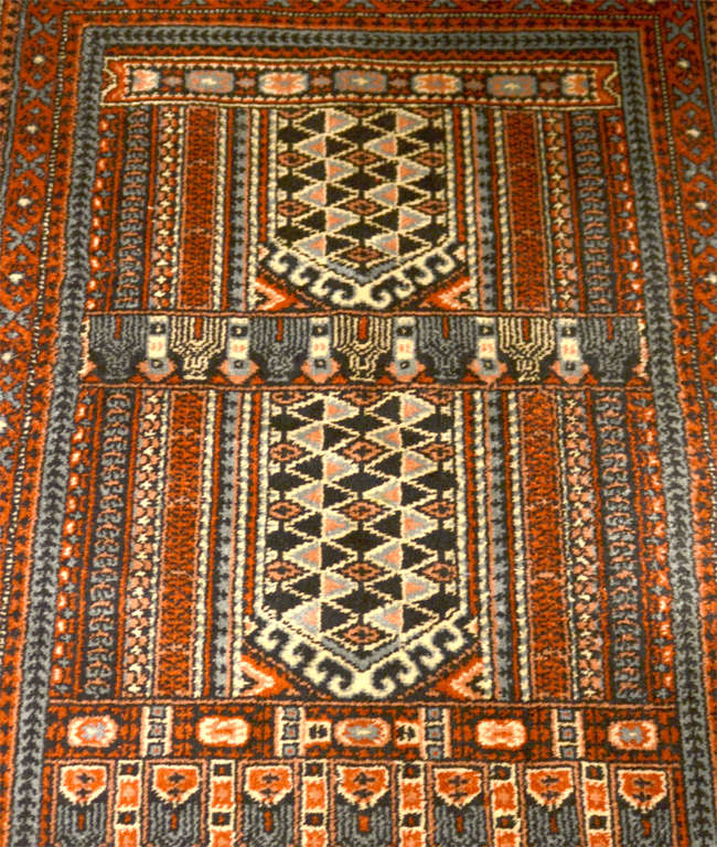 Hand-woven natural wool carpet