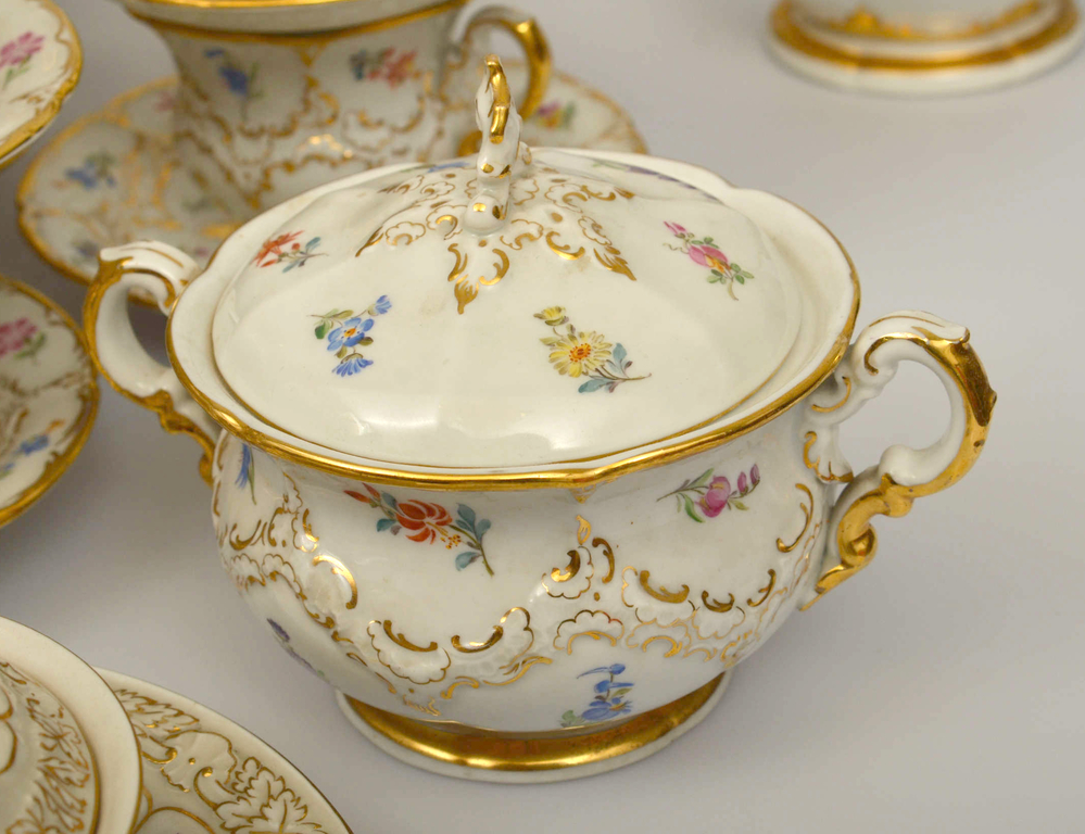 Meissene porcelain set for 11 people