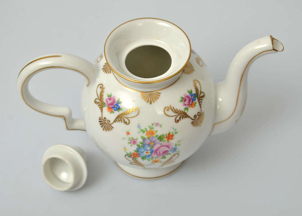 Kuznetsov porcelain coffee set for twelve people