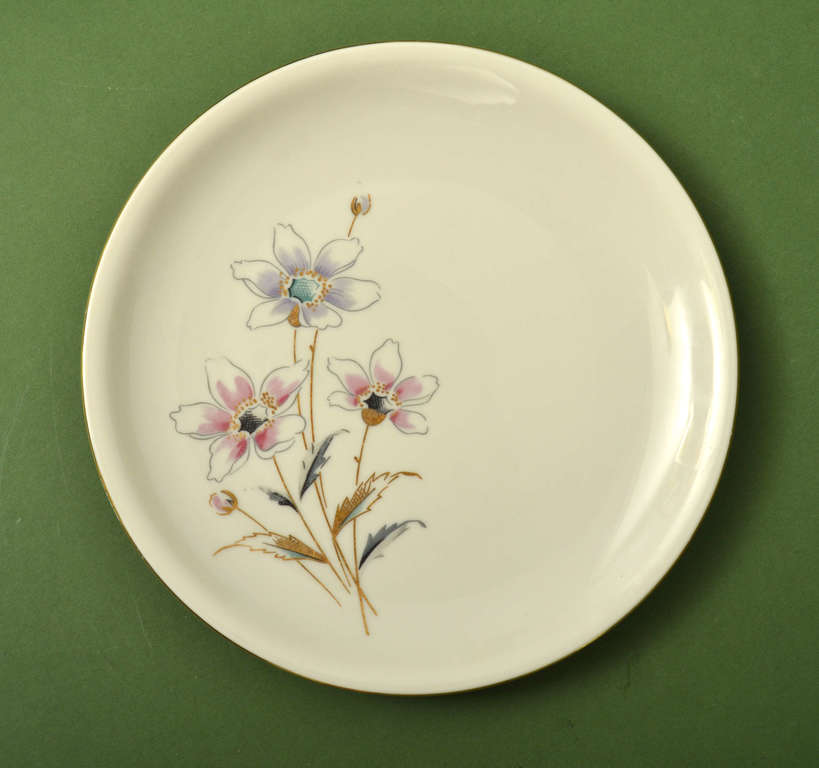 Painted porcelain plate