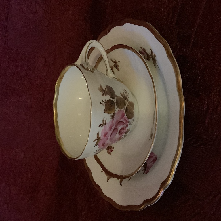 Tea pair and cake plate.Hand-painted.Classic shape ONION.Germany.