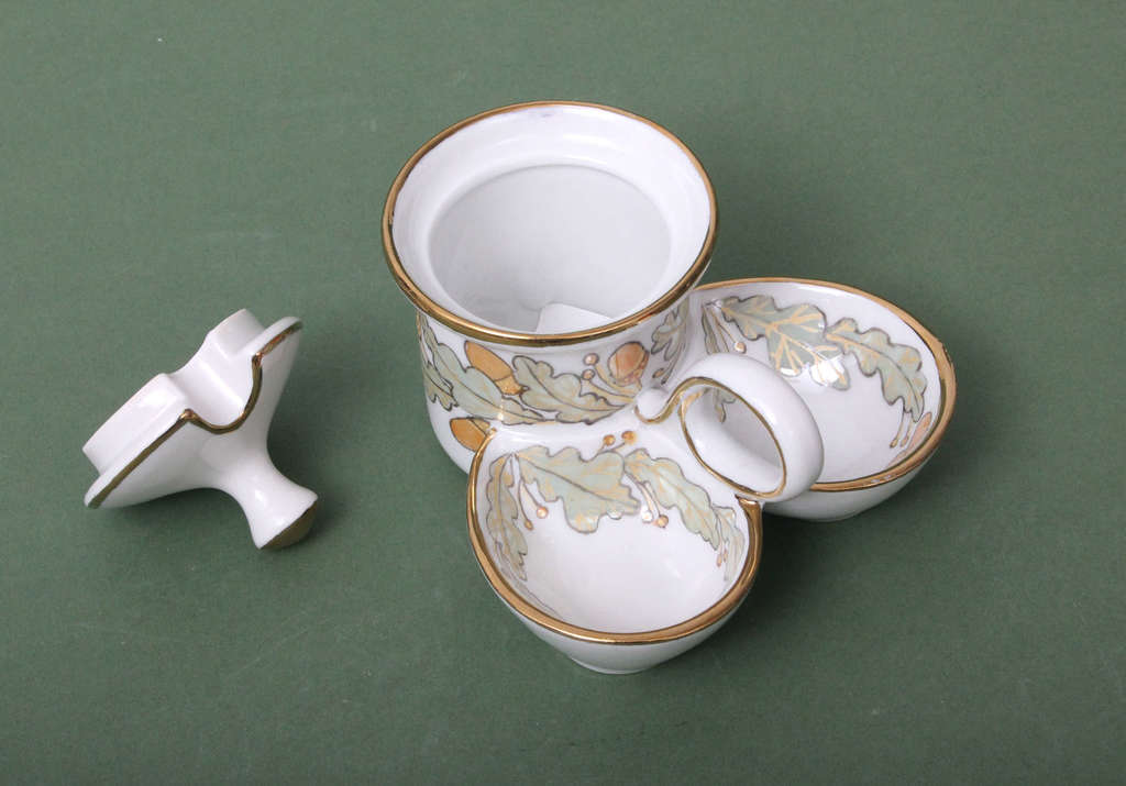 Porcelain spice dish