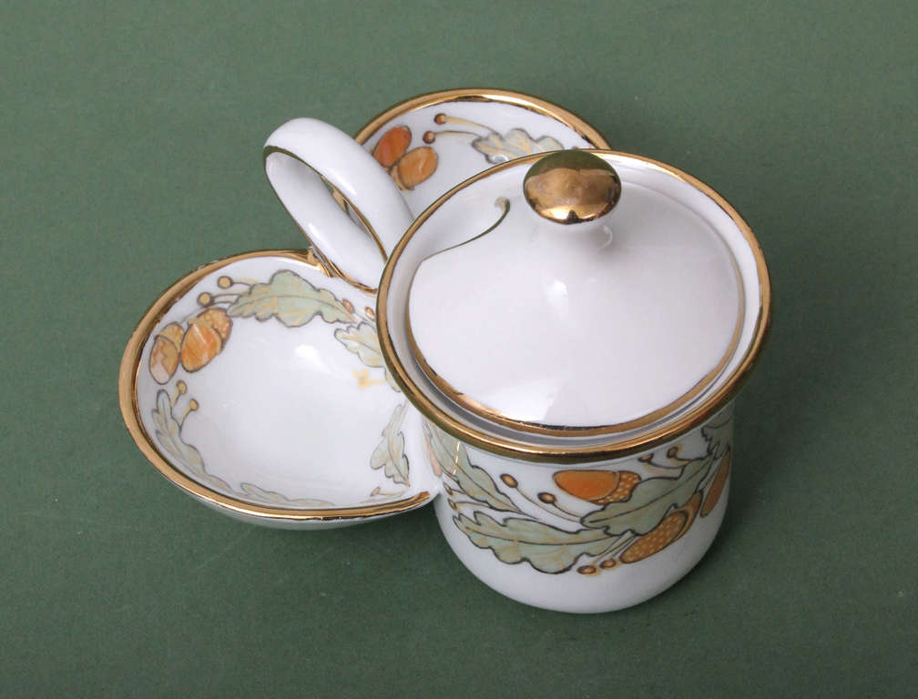 Porcelain spice dish