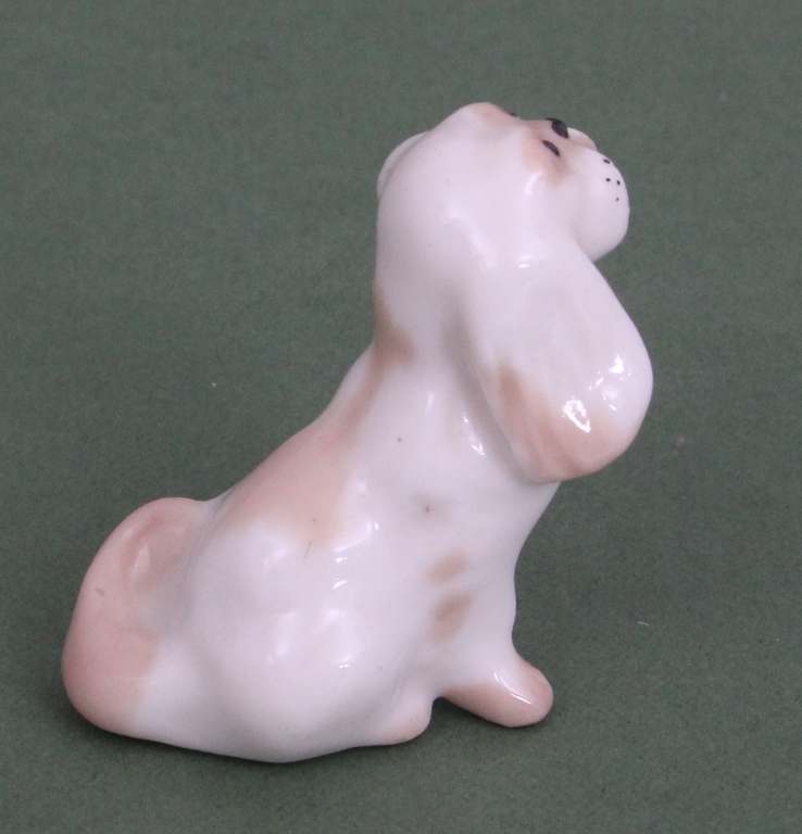 Porcelain doggy