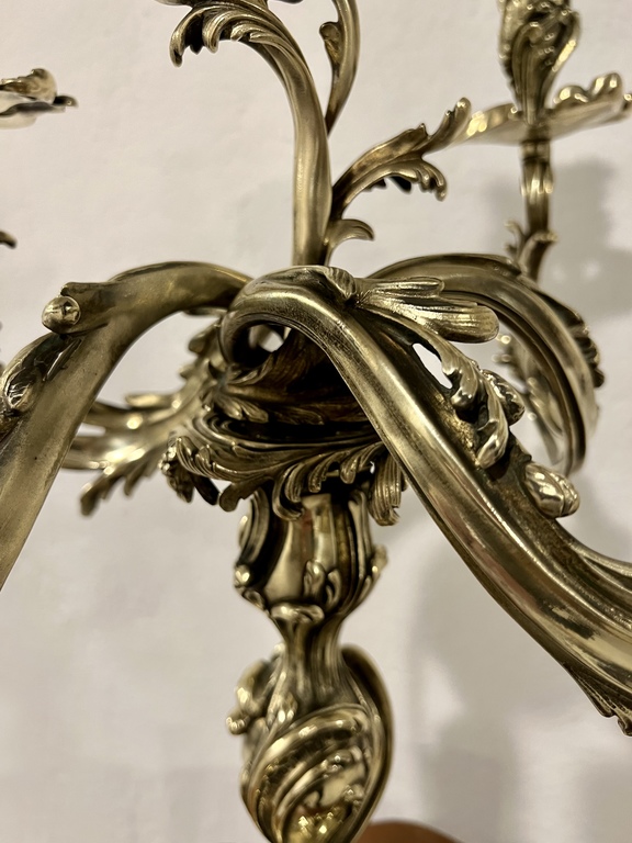 Бронзовый подсвечник на пять свечей Стиль Рококо 19 век Франция Бронза Отреставрированный , идеальное состояние. 10кг Высота 61 см