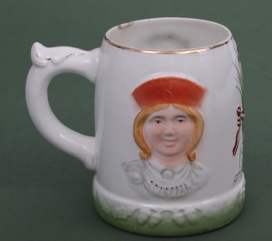 Porcelain beer cup 