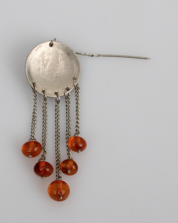 Brooch with amber